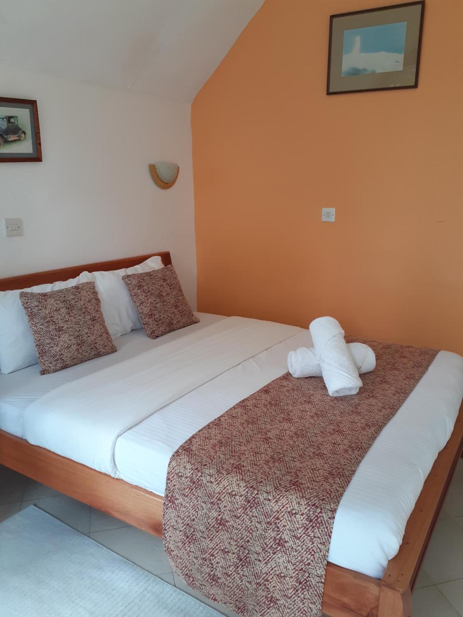 Camp Mahon Gardens Hotel Nanyuki Exterior photo